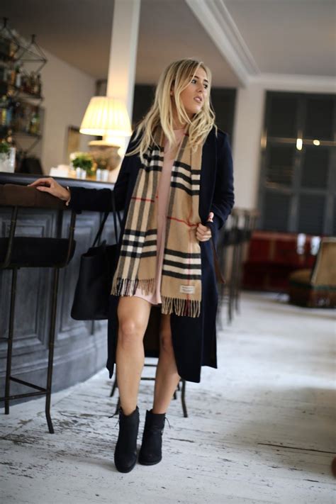 burberry scarf beige etiquette|burberry outfit ideas.